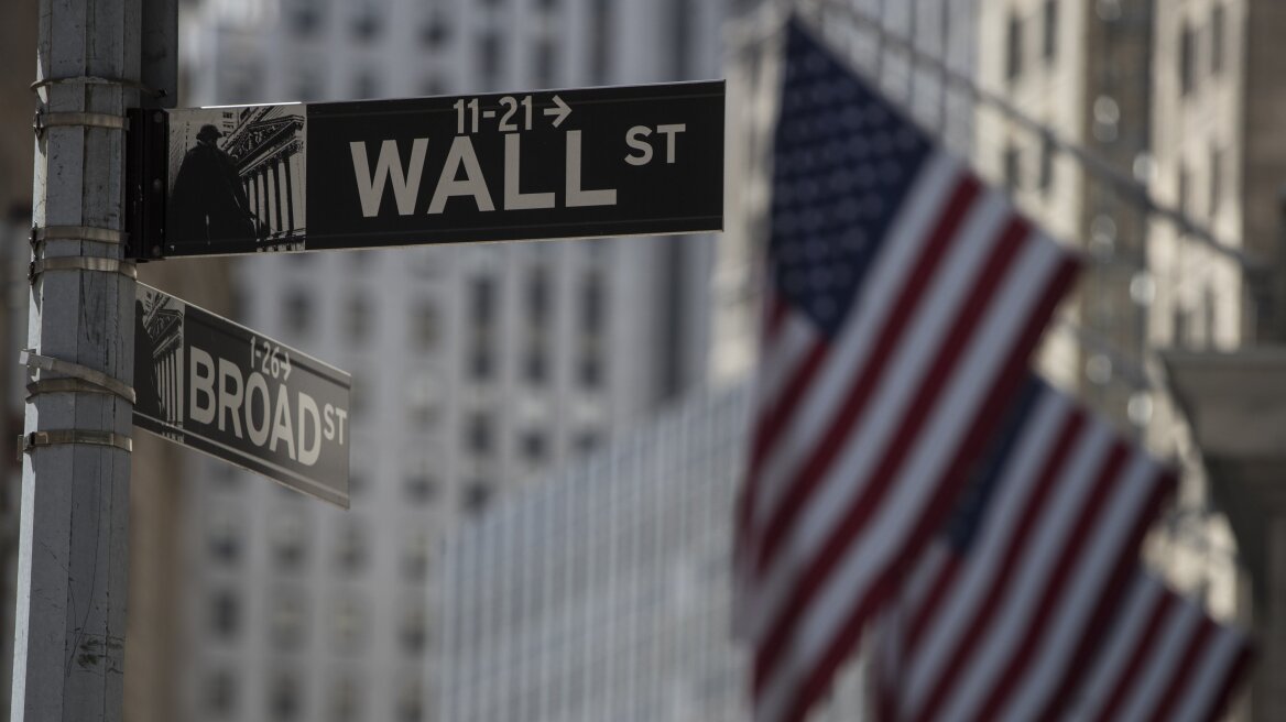 Wall Street: Πάνω από τις 25.000 μονάδες ο Dow Jones με αυξημένη επενδυτική «λίμπιντο»